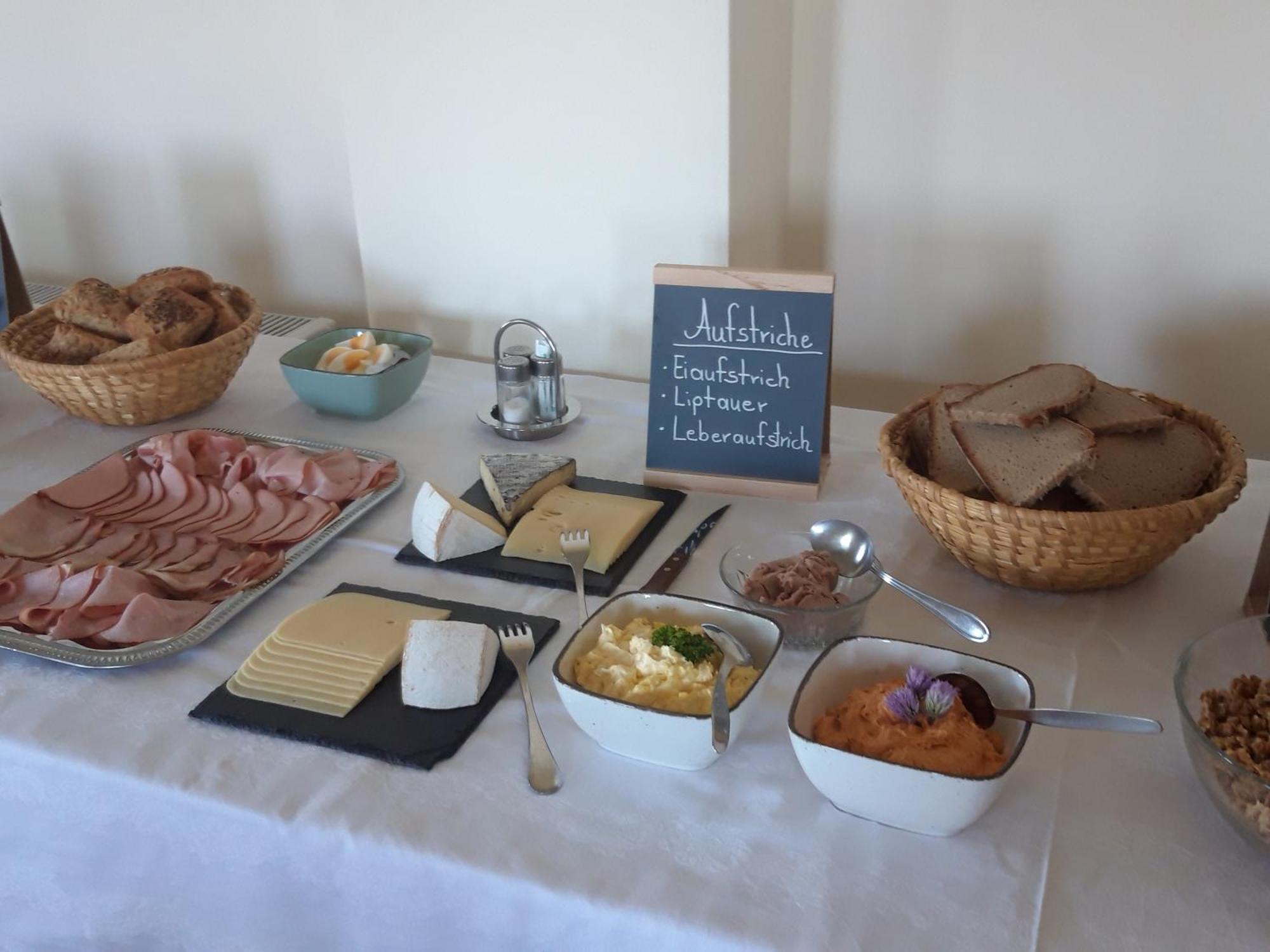 Weinhof Reichmann Bed & Breakfast Sankt Peter am Ottersbach Ngoại thất bức ảnh